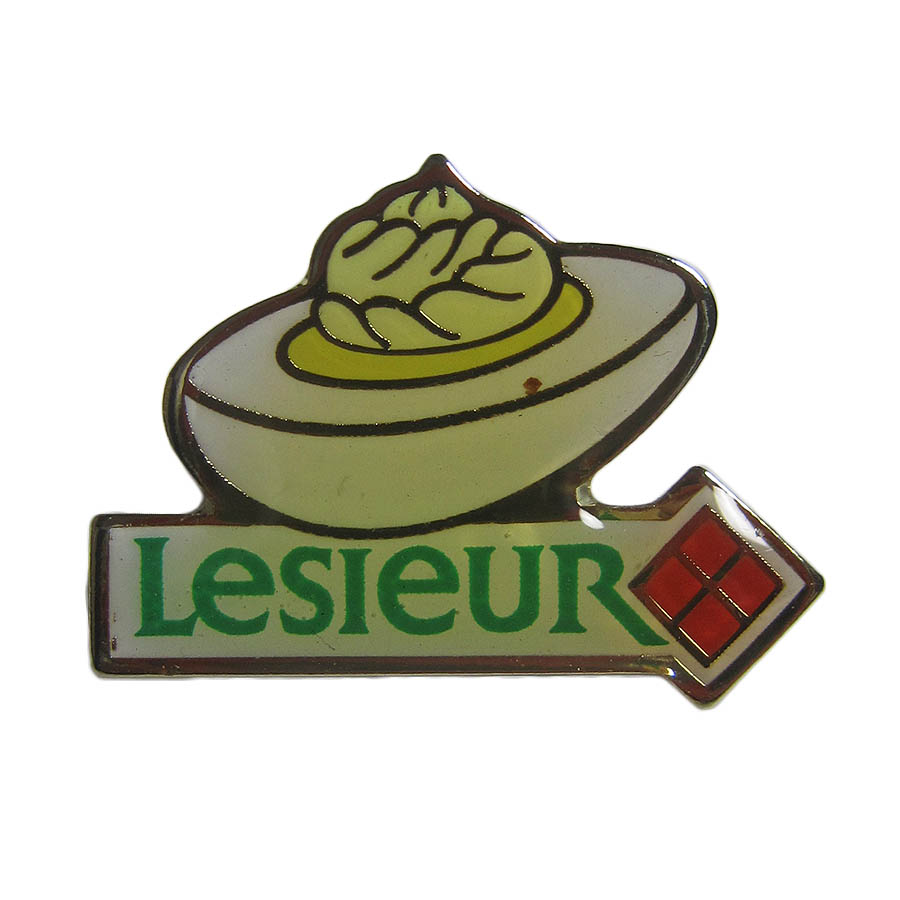 ピンズ Lesieur マヨネーズが乗ったゆで卵 留め具付き ピンバッジ レトロ