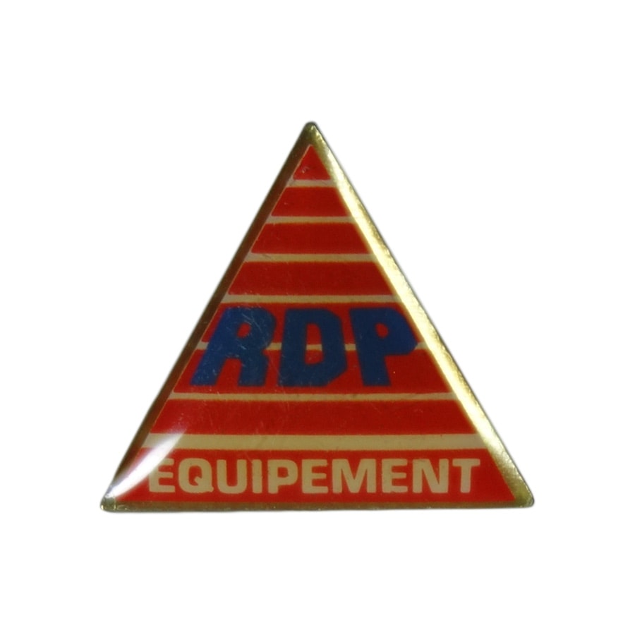 ロゴ ピンズ RDP equipment 三角 留め具付き