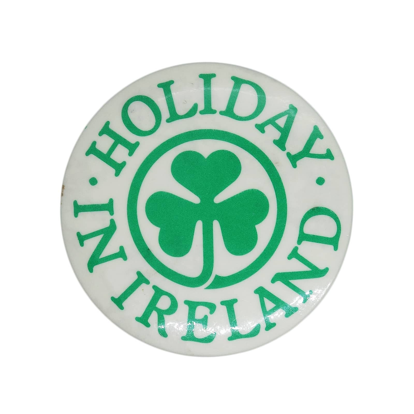 HOLIDAY IN IRELAND 三つ葉のクローバー 缶バッジ バッチ シャムロック