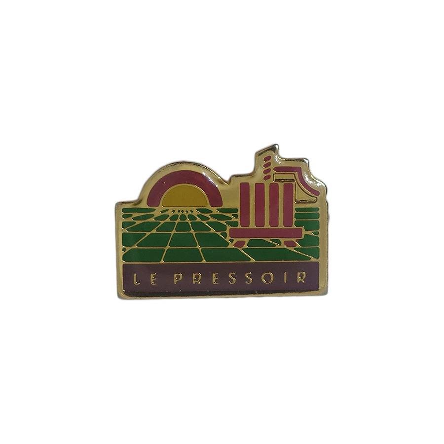 LE PRESSOIR ピンズ 農業機械 留め具付き