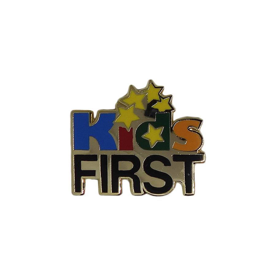 Kids FIRST ピンズ 留め具付き