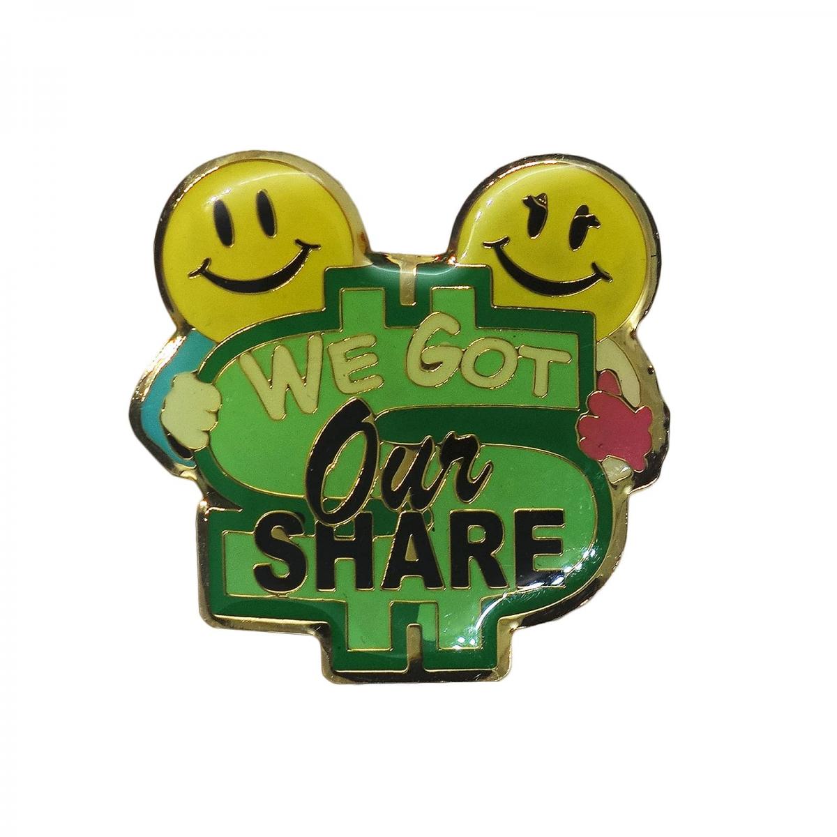 WE GOT Our SHARE ピンズ Walmart 留め具付き ニコちゃん