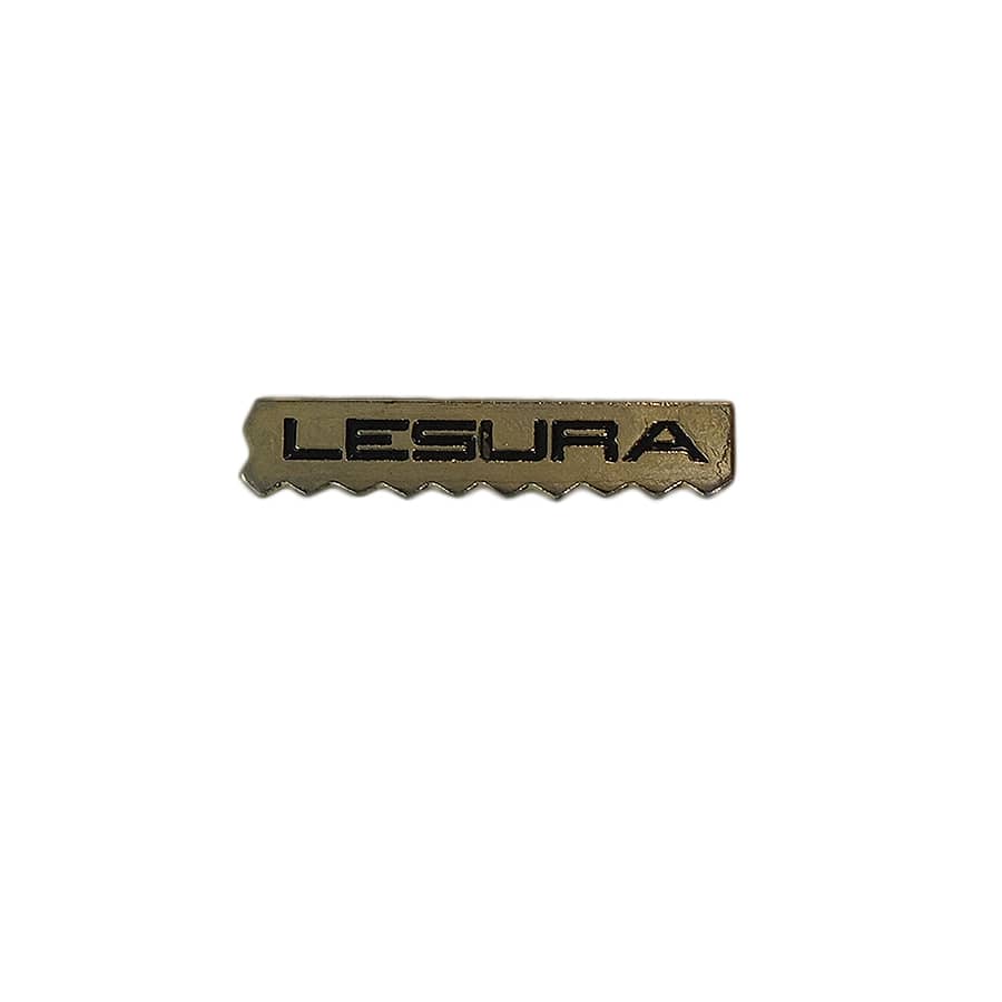 LESURA ピンズ 留め具付き